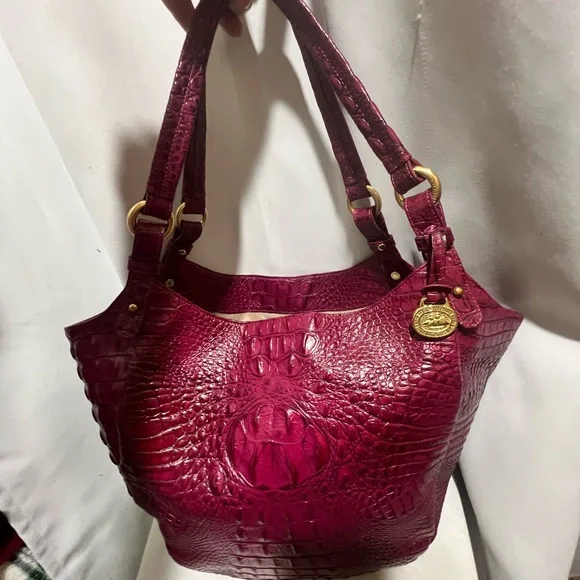 Brahmin Jacqueline Melbourne Croc-Embossed Burgundy Leather Hobo bag. - Picture 5 of 16